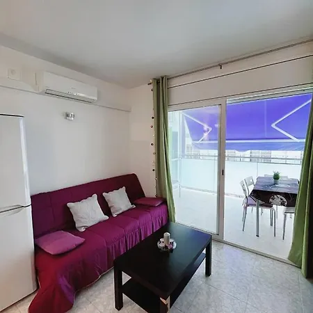 Quiet Side Apartment *